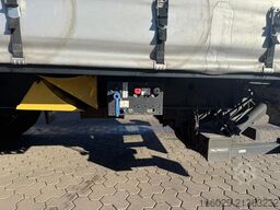 KRONE SDP 27 Schiebeplanen Auflieger mit Ladebordwand