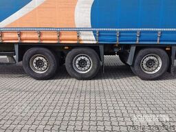 Schmitz Cargobull Curtainsider Standard Staplerhalterung Getränke