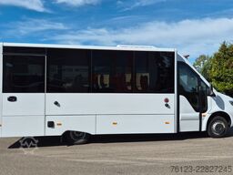 MERCEDES-BENZ 30 Sitzer Schul- Transferbus 519 Lagerfahrzeug