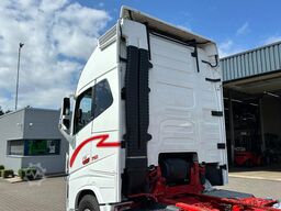 Volvo FH 16.750 6x4 Globe XL Chassis Retarder 4.30 Wb...