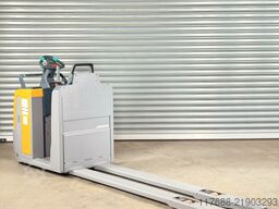 Jungheinrich ECE 225 - Service Neu - 2.400 Gabeln -Batterie 85%