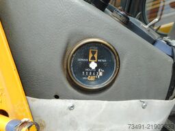 Caterpillar TH83 ( 4 Tonnen 12,5 Meter )