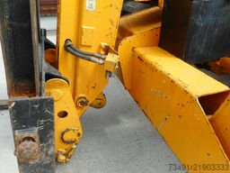 Caterpillar TH83 ( 4 Tonnen 12,5 Meter )