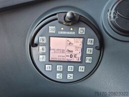 LIEBHERR LTM 1100-5.2 10x6 13.150h Klappspitze