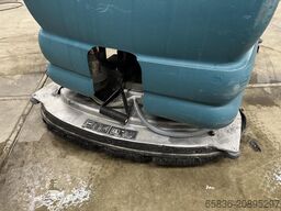 Tennant 5680 walk behind floor-washer