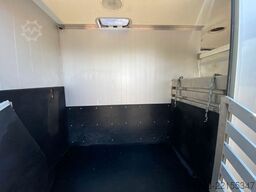 MERCEDES-BENZ Atego 8180 3-4  Pferde  Wohnung