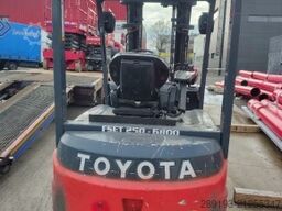 Toyota traigo 8FBMKT25