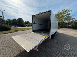 IVECO Daily 70C18 Hi-Matic Koffer mit Ladebordwand