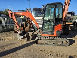 Kubota U 27-4