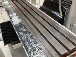 XYZ Machine Tools 2000 Turret Milling Machine