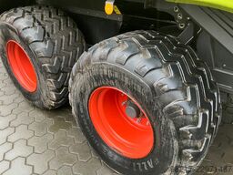 CLAAS Quadrant 5300 FC + Krassort SC 180
