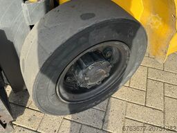 KOMATSU FG25HT-16R Triplo 470 Freelift / Sideshift / Vorkversteller LPG 2008