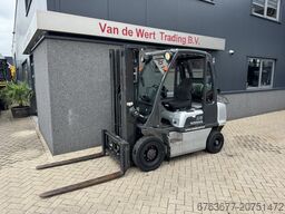 NISSAN UD02A25PQ Triplo 475 Freelift/Sideshift LPG 2005