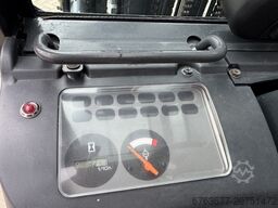 NISSAN UD02A25PQ Triplo 475 Freelift/Sideshift LPG 2005