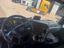 MERCEDES-BENZ Actros als Gesamtzug mit Schubboden