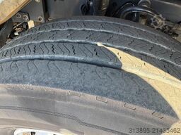 Renault D-Wide Vrachtwagen / Trekker Registratie, Trekh...