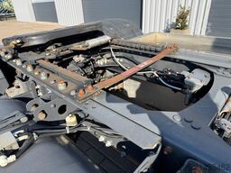 Renault D-Wide Vrachtwagen / Trekker Registratie, Trekh...