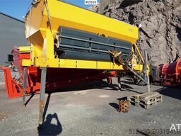 Schmidt Stratos B70-36 sand spreader with control panel