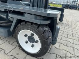 Combilift C3000/ Mast 7500 mm /Teleskopic forks