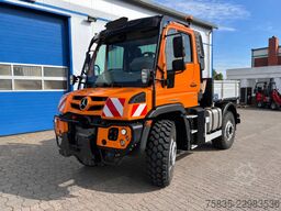 Mercedes Benz Unimog U427
