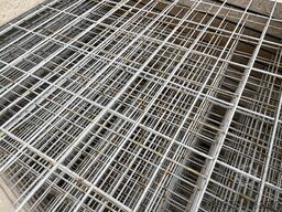 1200 x 1100 mm/ Materialfarbe: ähnl. beige/ Maschenweite außen 93x53mm