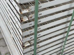 1200 x 1100 mm/ Materialfarbe: ähnl. beige/ Maschenweite außen 93x53mm