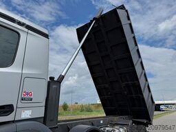 Mercedes-Benz Arocs 4848 8x8 tipper