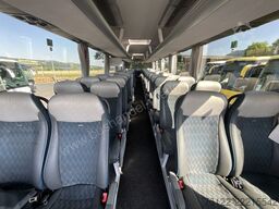 MAN R 07 Lions Coach