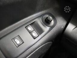 Peugeot Partner 1.2 110PK Benzine - Airco - Navi - Crui...