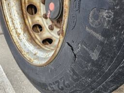 Kel-Berg S3582 2 AXLE TAILLIFT