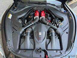 FERRARI Roma Coupe Schwarz