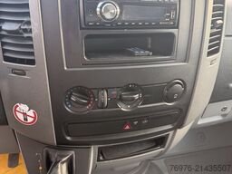 Mercedes-Benz Foodtruck, Imbisswagen, Food Truck mit neuer Küche und Ausstattung