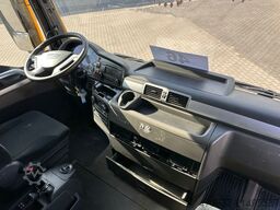 MAN TGX 26.360 / BaumaschinenTransport / 9 to Rampen