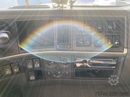 Volvo FM 370 + Euro 5 + Palfinger Z-Q170 Crane + 30to...