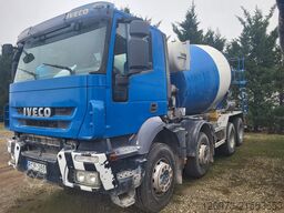 IVECO TRAKKER 420  LE 8X4 LIEBHERR  8 M3 EURO V.
