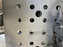 Mercedes-Benz Actros 2124 / 2023 / 18 Ton / Box / Laadklep