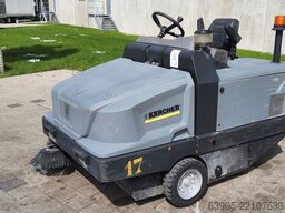 Kärcher Kehrmaschine KM 130/300 RLPG