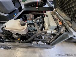 Kärcher Kehrmaschine KM 130/300 RLPG