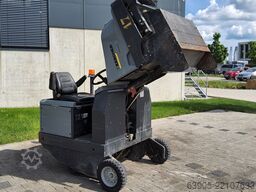 Kärcher Kehrmaschine KM 130/300 RLPG