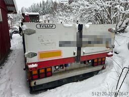 Tyllis jumbo semi-trailer with HMF crane