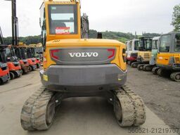 Volvo ECR88D - Powertilt + hydr. Schnellwechsler + 3 Löf