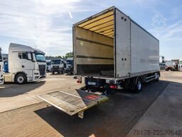 VOLVO FL 250+HAYON BAR 1.5T.