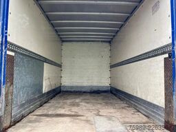 Mercedes-Benz Vario 813 closed box