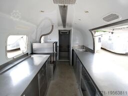 Airstream Land Yacht Excella 500 Catering + Foodtrailer