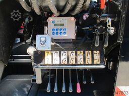 DAF XF 6x4 mit Kran und Space Cab
