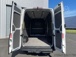 VOLKSWAGEN Crafter 35 L4H3 NAVI AHK RFK oh. Schäden