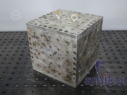 Bat Magnesium Shaker Fixture Cube M8