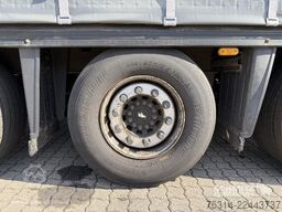 Schmitz Cargobull Curtainsider Mega Getränke
