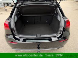 MERCEDES-BENZ A 180 d Progressive AHK
