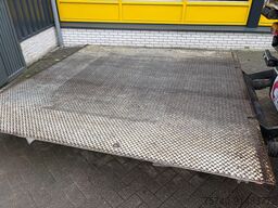 Volvo FM 420 + CARRIER 1250 + 8x2 + euro 5 + LIFT 2.5T